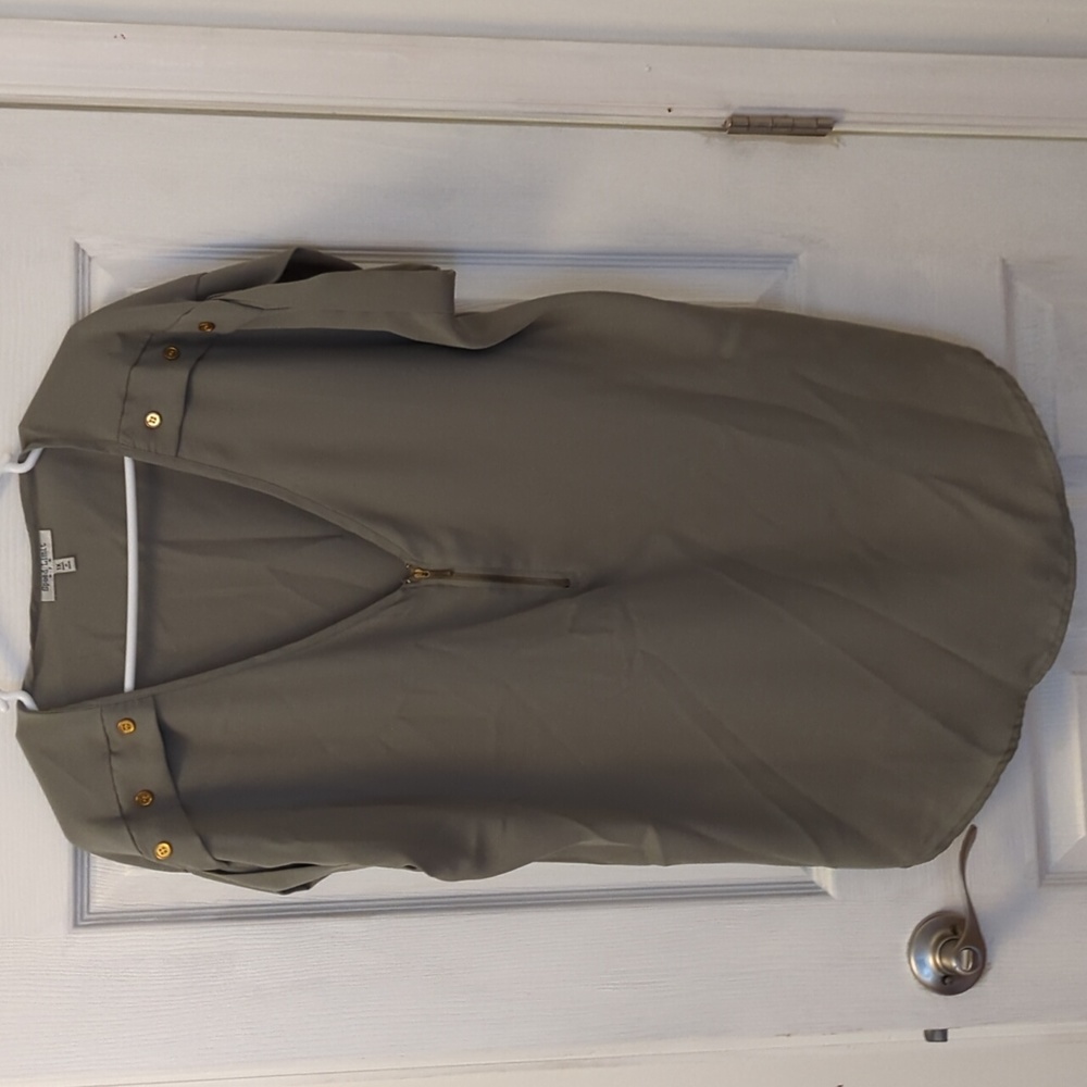 LAST CHANCE Green blouse